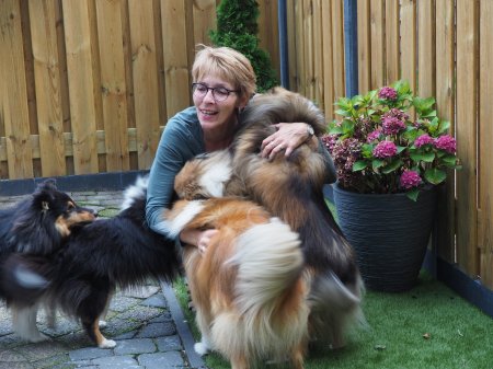 Rianne with the dogs